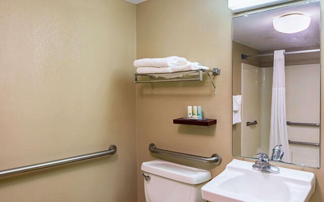 Quality Suites Atlanta Airport East