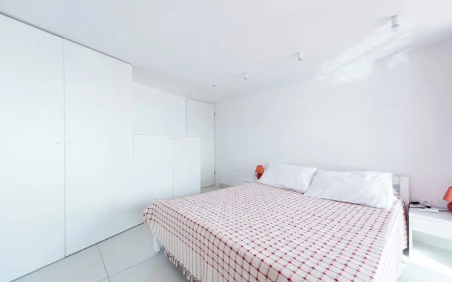 No5 Penthouse 2 Bedroom Apartment