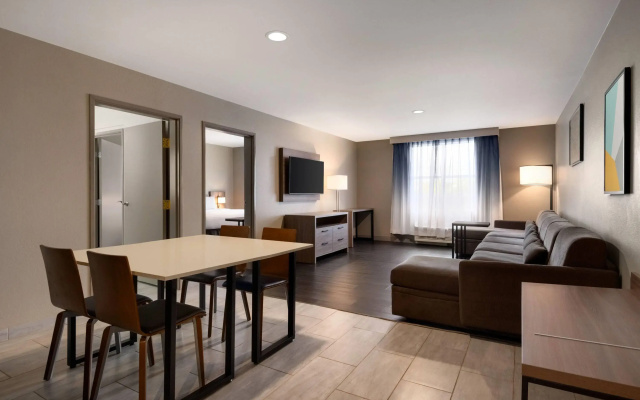 La Quinta Inn & Suites by Wyndham Montgomery