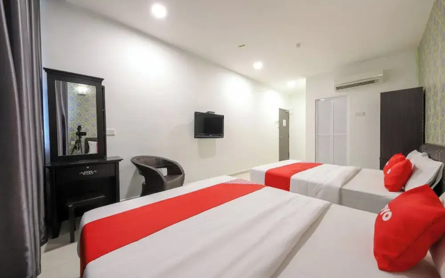 OYO 89497 Dream Nur Hotel