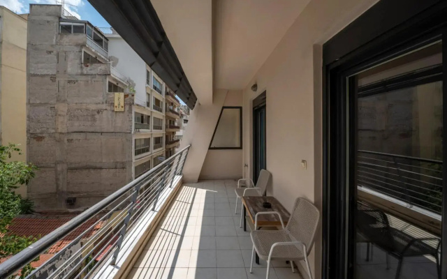 Kosmos Service Apartment City Center 2 With Parking