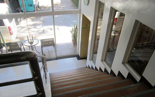 Tiptop Tower Suite Inn