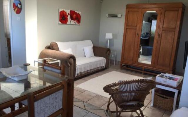 Glenelg Road Guesthouse