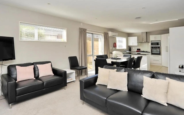 Regents 94B - Christchurch Holiday Homes