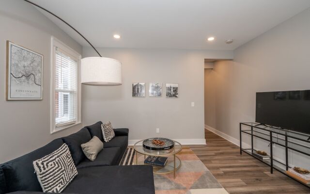 The Luxe Spot Suites