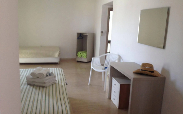Lefka Hotel, Apartments & Studios