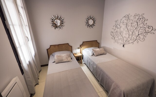 Suites Coronell d'En Vila