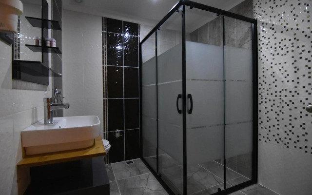 Green Palace Suite Hotel