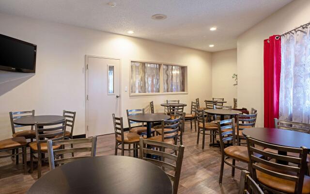Quality Inn Frontier at U.S. Hwy 30