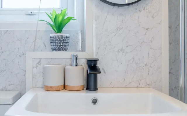 Newly Renovated 2-Bed Home in Newport
