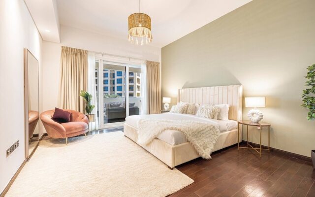 Palm Jumeirah - 2br - New Furnished - Next To Mall