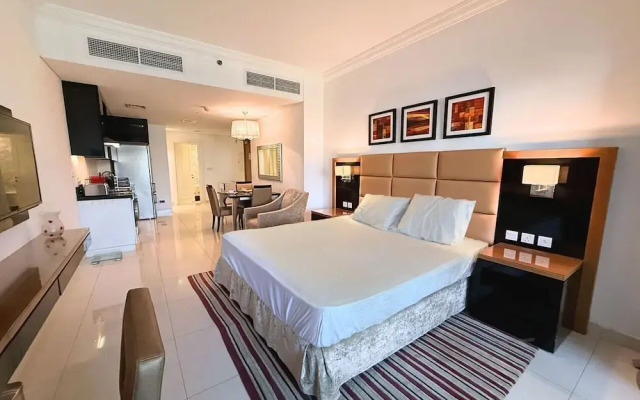 Capital Bay Comfort Studio city view