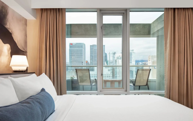 Delta Hotels by Marriott Vancouver Downtown Suites