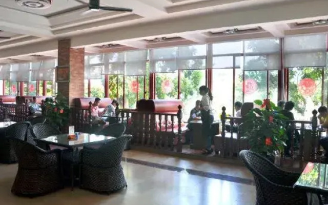 Xingxing Huaqiao Hotel