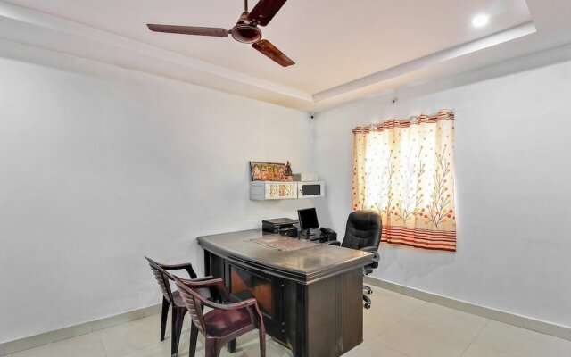 Golden Hive By OYO Rooms