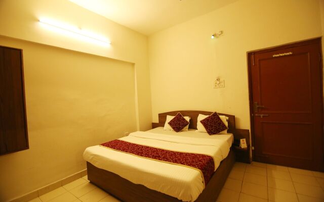 OYO 7859 Hotel Gurukripa