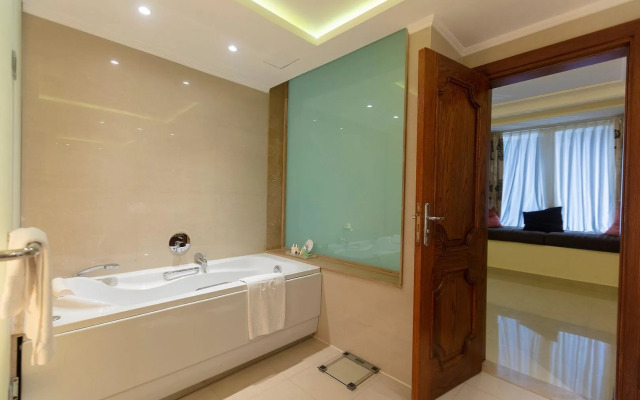 Royal Savoy Hotel & Villas