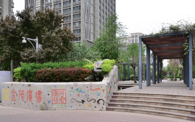 Locals Apartment House 90