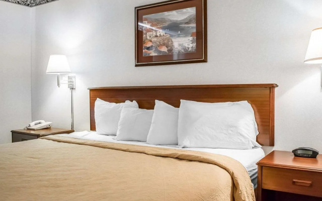 Quality Inn & Suites Brooks Louisville South