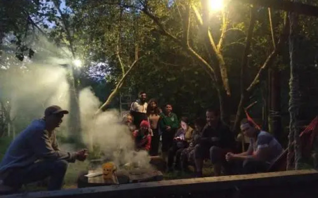 Rossi Rest House By The River