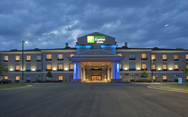 Holiday Inn Express Hotel & Suites Prattville South, an IHG Hotel