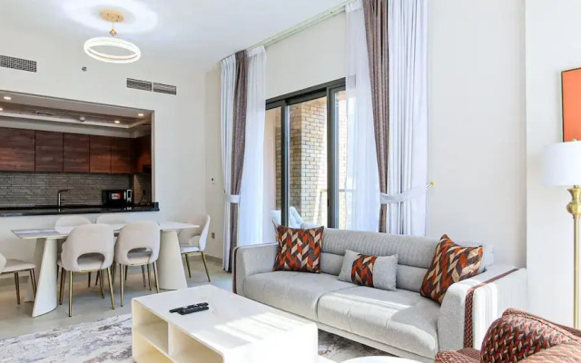 Bright Spacious 2BR with Maids