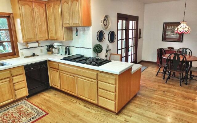 Belmont Heights Retreat Stunning Gardens