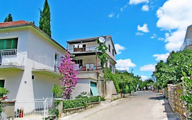 Apartment Dayspring