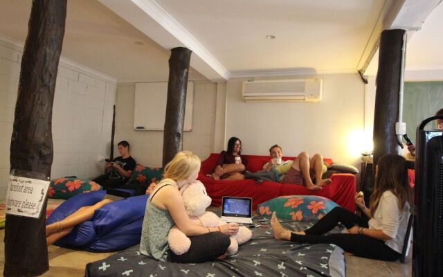 Asylum Cairns Hostel