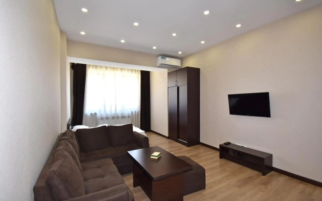 Residence North Avenue Teryan 8. 14 2