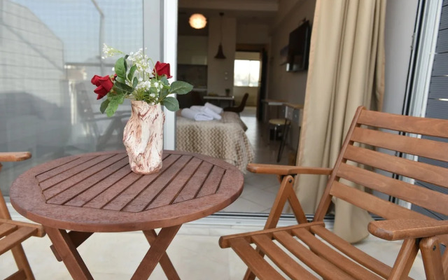 Cozy Apt in the Heart of Athens 8-2