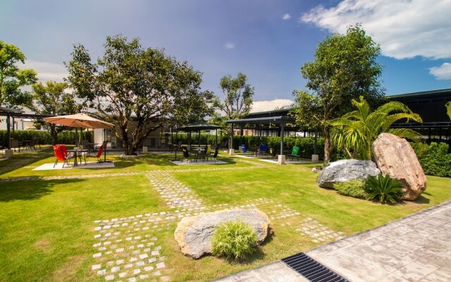 Luxury 5br Pool Villa and Sport Center