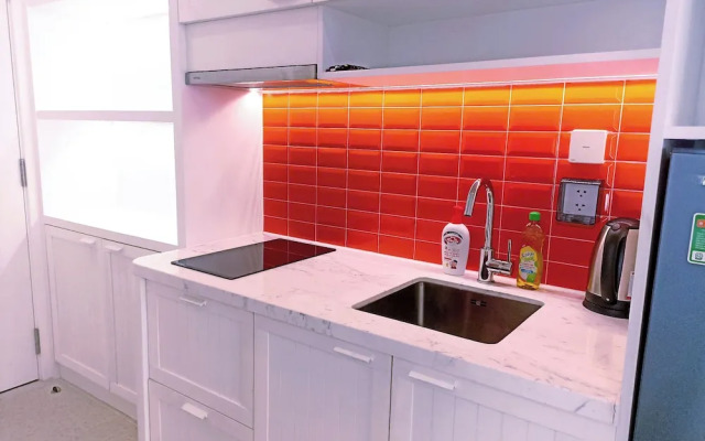 2 Bedrooms Apartment In Sunset Town