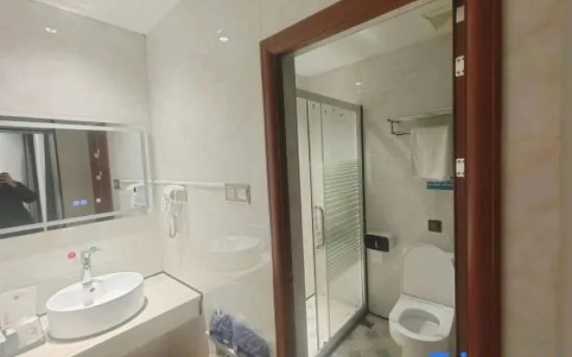 Pai Hotel (Rucheng North Station Luyang Market Branch) – Bathroom – Chenzhou