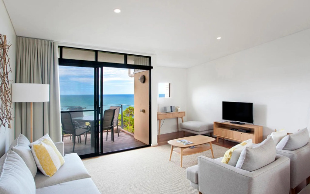 The Point Coolum Beach – Guest Rooms – Coolum Beach