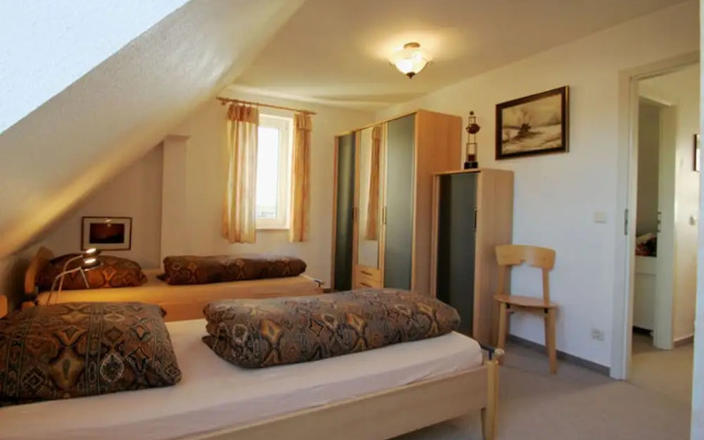 Lake View Modern Retreat