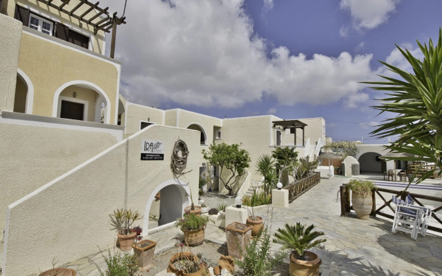 Ira Apartments