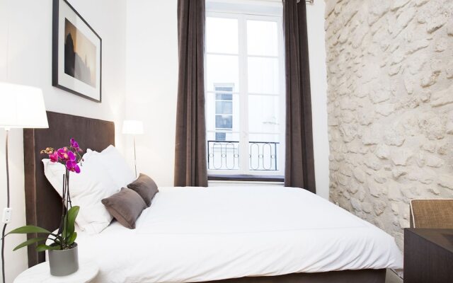 Luxury 2Bdr Le Marais I By Livinparis