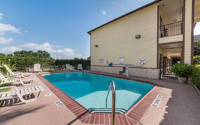 Lone Star Inn & Suites