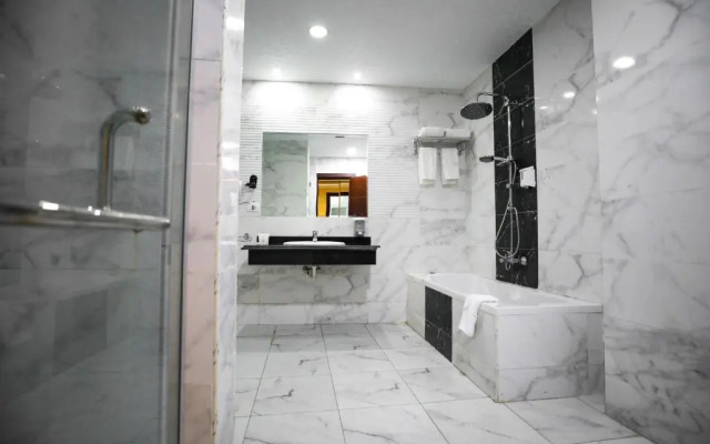 Byoot Bay Hotel & Resort