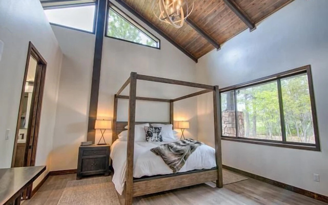 At Whispering Pines 4 Bedroom Home by RedAwning
