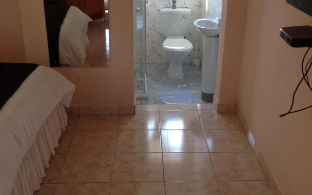 Lynn's Guest House