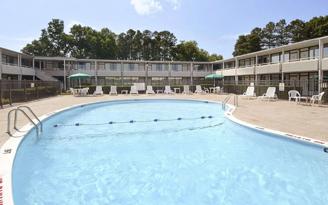 Ramada Burlington Hotel and Conference Center