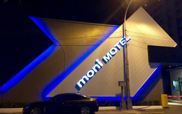Moni Motel