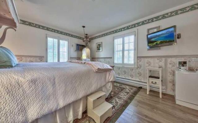 Silver Maple Inn and The Cain House Country Suites
