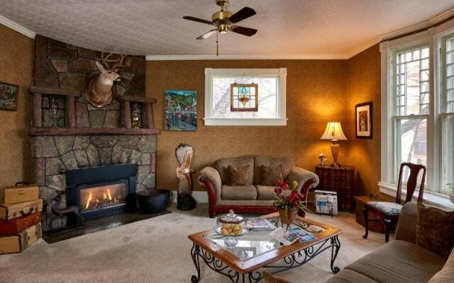 Avenue Hotel Bed and Breakfast