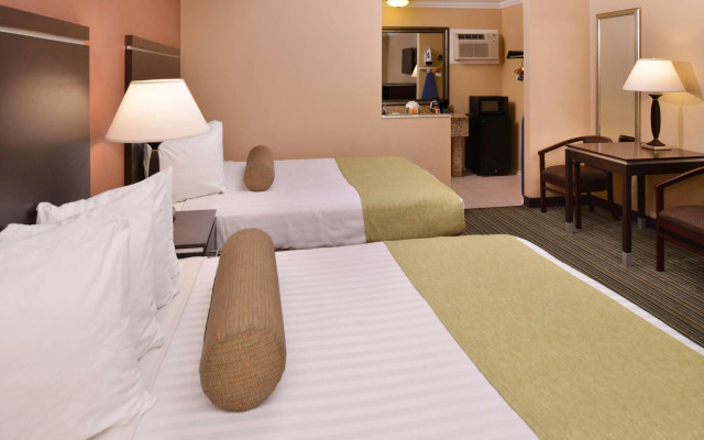 Best Western Courtesy Inn Hotel - Anaheim Resort at the Park