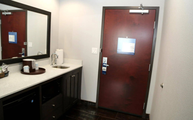 Quality Inn & Suites