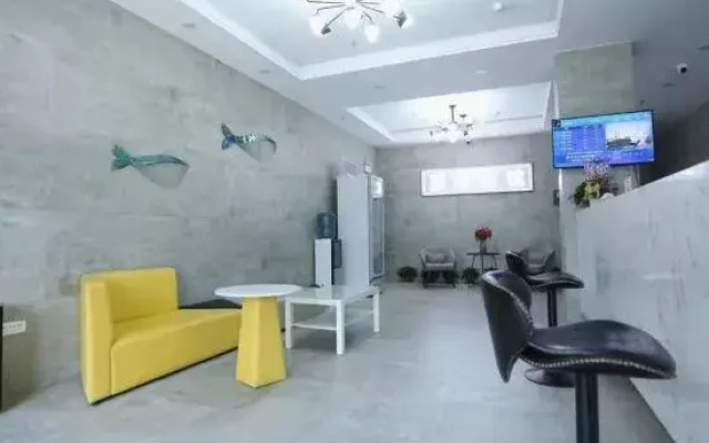 Blue Whale Hotel