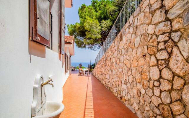 Villa Perla, a terrace that will make you dream-Villa Perla